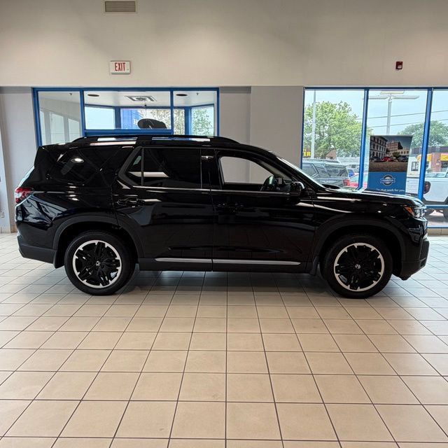 New 2026 Honda Pilot Touring image 2