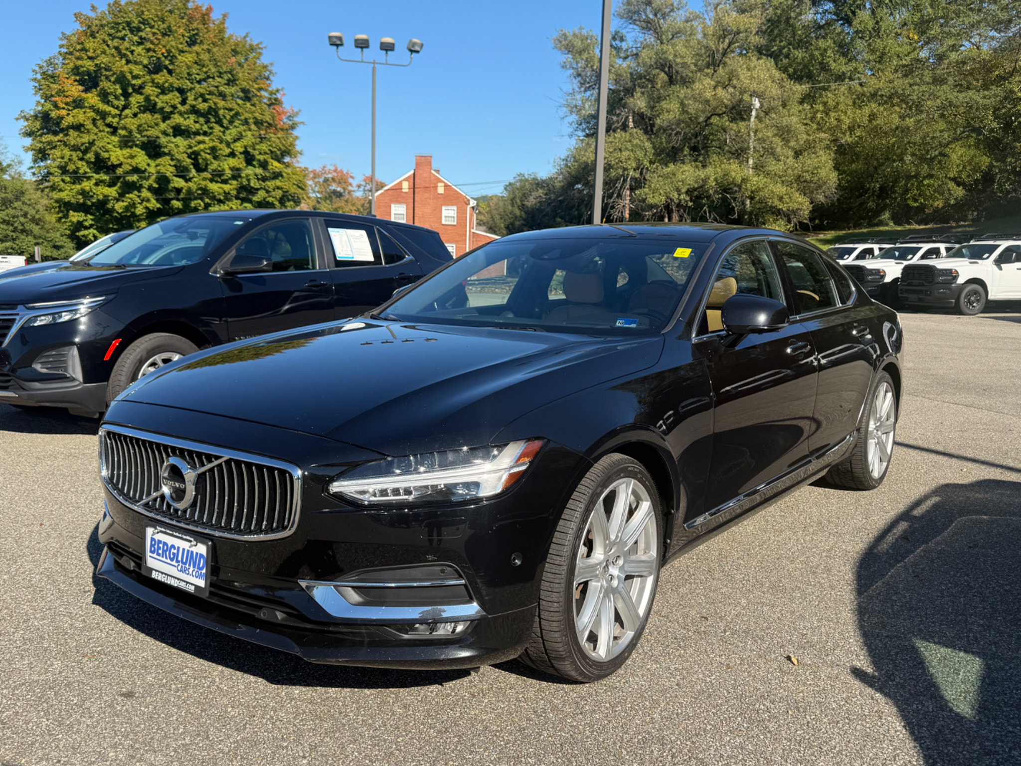 Used 2017 Volvo S90 T6 Inscription w/ Vision Package AWD/4WD image 1