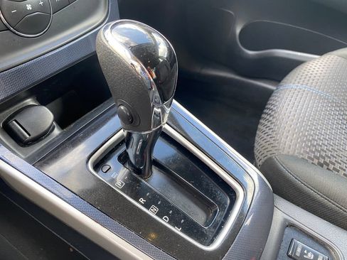 Used 2019 Nissan Sentra SR FWD image 35