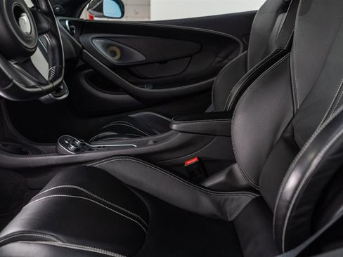 Used 2019 McLaren 570S Coupe RWD image 29