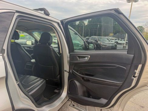 Used 2019 Ford Edge Titanium AWD/4WD image 20