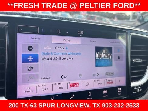 Used 2023 Chrysler Pacifica Touring FWD image 13