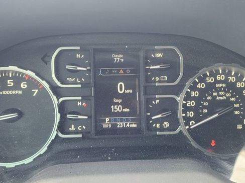Used 2018 Toyota Tundra SR5 w/ SR5 Upgrade Package AWD/4WD image 24