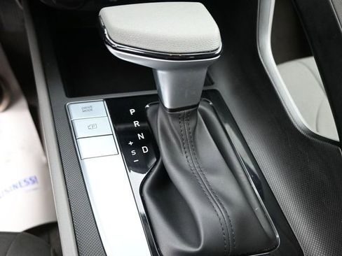 Used 2024 Hyundai Elantra SEL image 35