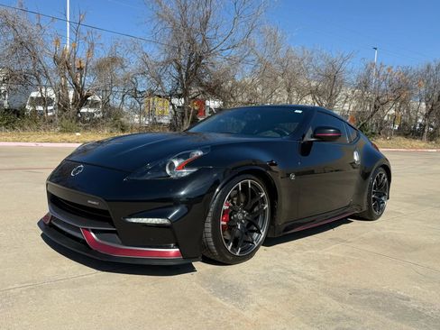 Used 2020 Nissan 370Z NISMO image 2