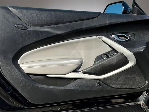 Used 2020 Chevrolet Camaro LT image 19