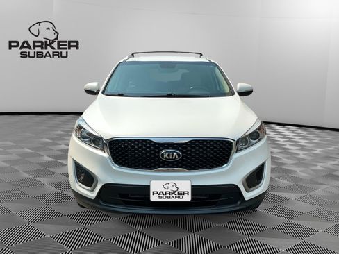 Used 2016 Kia Sorento AWD w/ LX Convenience Package image 8