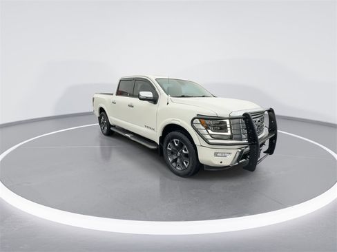 Used 2021 Nissan Titan Platinum Reserve w/ Moonroof Package image 2