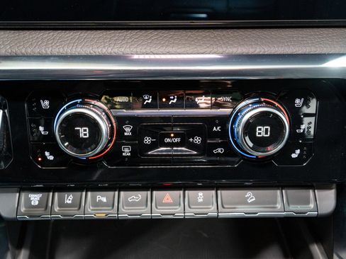 Used 2025 GMC Sierra 2500 Denali w/ Denali Reserve Package image 25