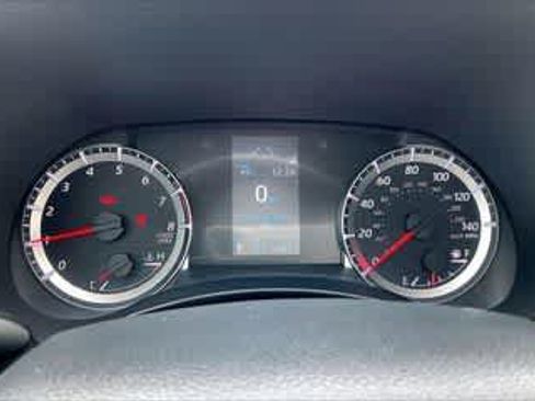 Used 2022 Toyota Highlander LE FWD image 31