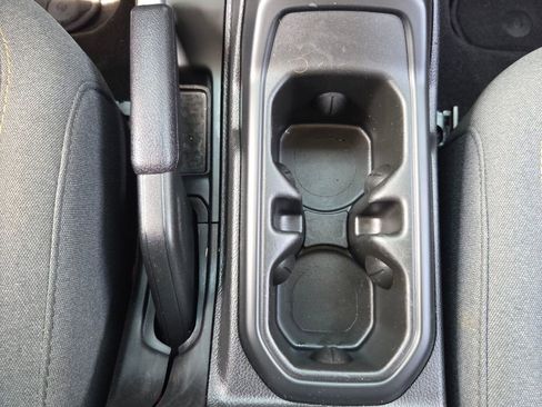 Used 2025 Jeep Wrangler Unlimited Sahara AWD/4WD image 18