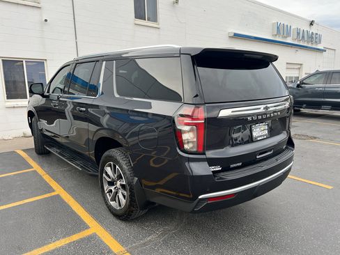 Used 2024 Chevrolet Suburban LT w/ Luxury Package image 5