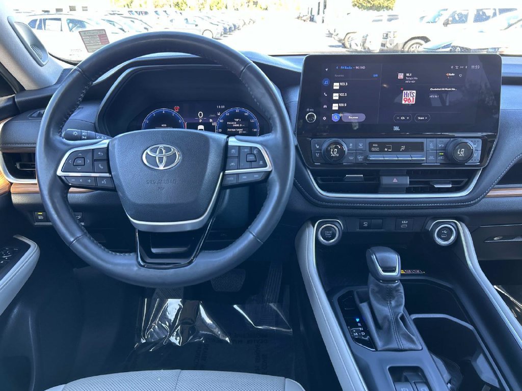 Used 2024 Toyota Grand Highlander AWD image 22