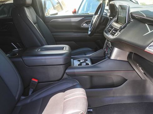 Used 2024 Chevrolet Suburban RST w/ Luxury Package RWD image 18