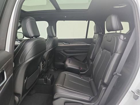 New 2025 Jeep Grand Cherokee L Limited w/ Luxury Tech Group II image 32