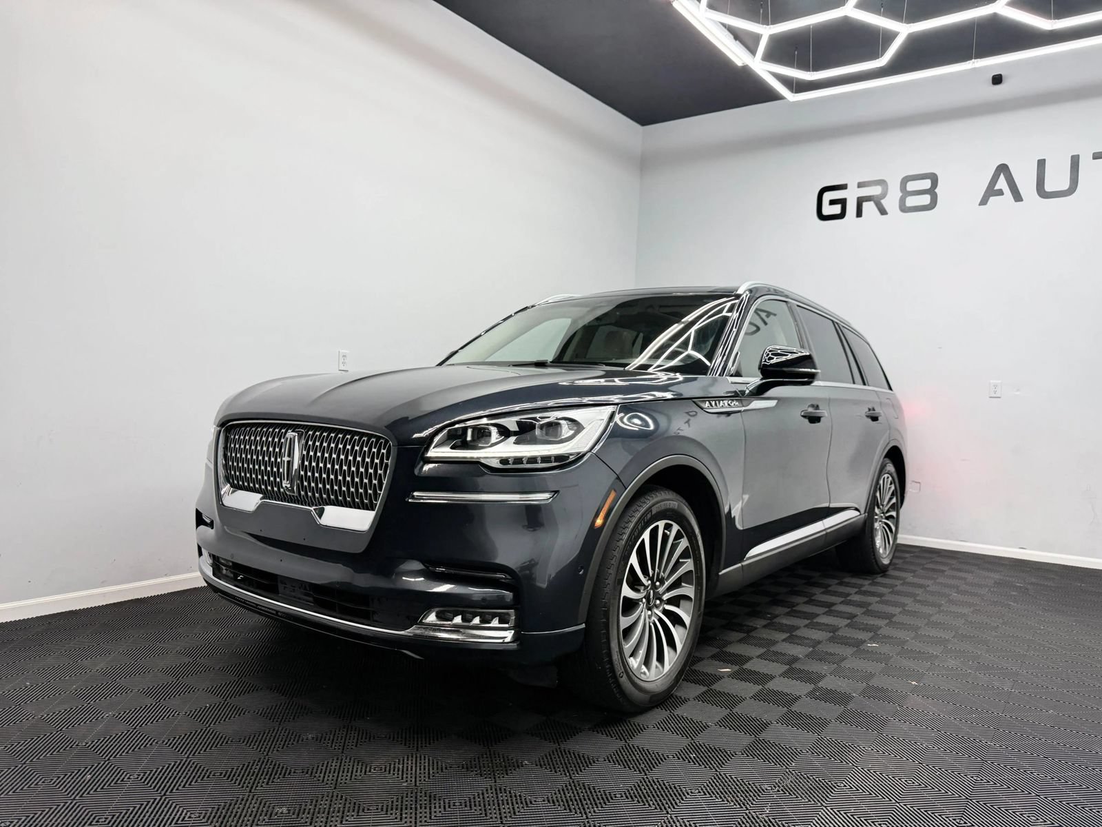 Used 2021 Lincoln Aviator Reserve w/ Equipment Group 201A AWD/4WD image 3