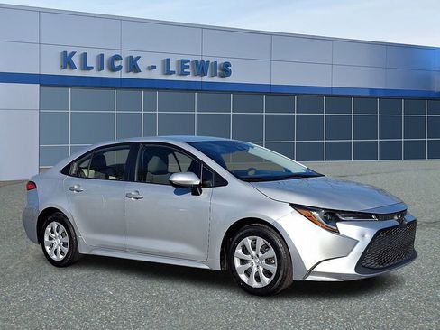 Used 2022 Toyota Corolla LE image 1