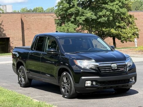 Used 2020 Honda Ridgeline Sport image 3