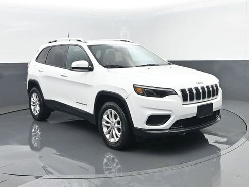 Used 2020 Jeep Cherokee Latitude w/ Cold Weather Group AWD/4WD image 3