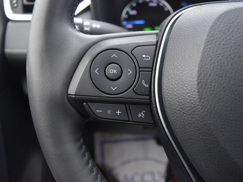 Used 2022 Toyota RAV4 XLE w/ Convenience Package image 20