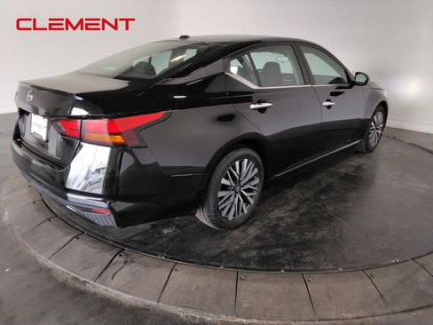 Used 2025 Nissan Altima 2.5 SV image 5