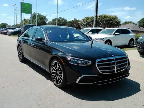 Used 2022 Mercedes-Benz S 500 4MATIC image 4