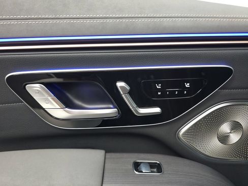 Used 2024 Mercedes-Benz EQS 580 4MATIC Sedan image 27