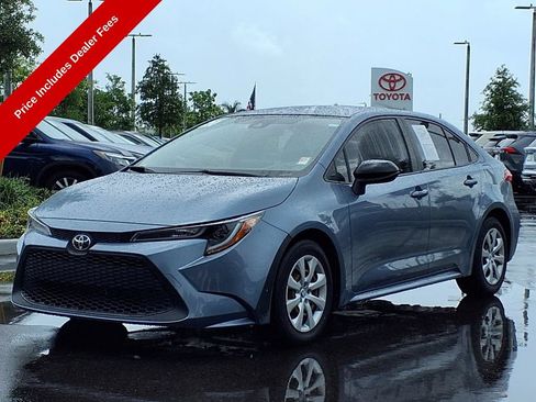 Used 2020 Toyota Corolla LE FWD image 3