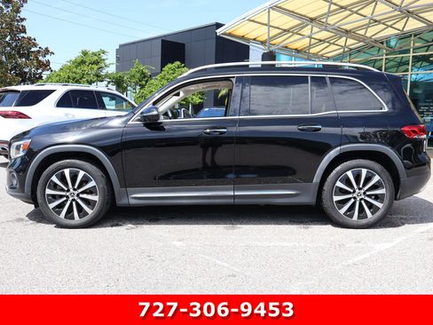 Used 2023 Mercedes-Benz GLB 250 4MATIC w/ Premium Package image 6