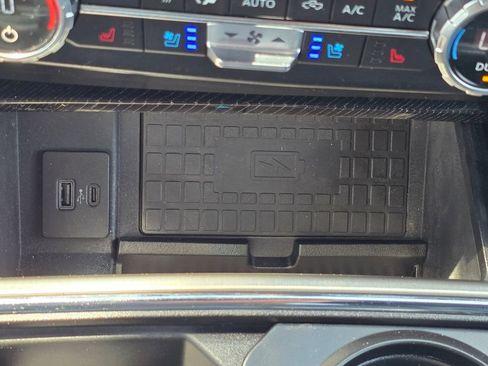 Used 2022 Ford F350 Platinum AWD/4WD image 21