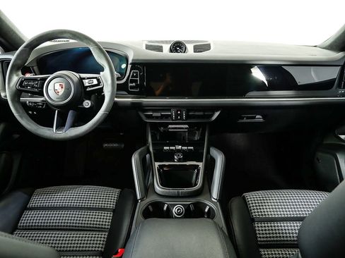 Certified 2024 Porsche Cayenne Coupe AWD/4WD image 21