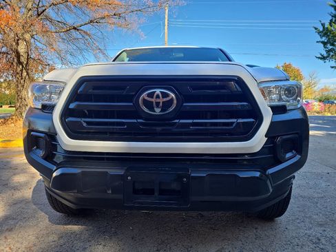 Used 2019 Toyota Tacoma SR image 63