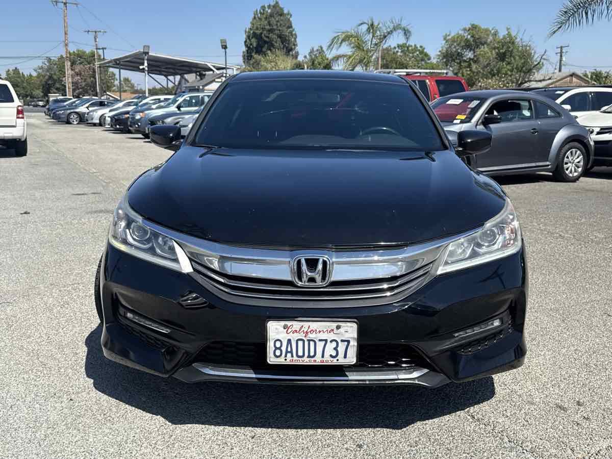 Used 2017 Honda Accord Sport image 5