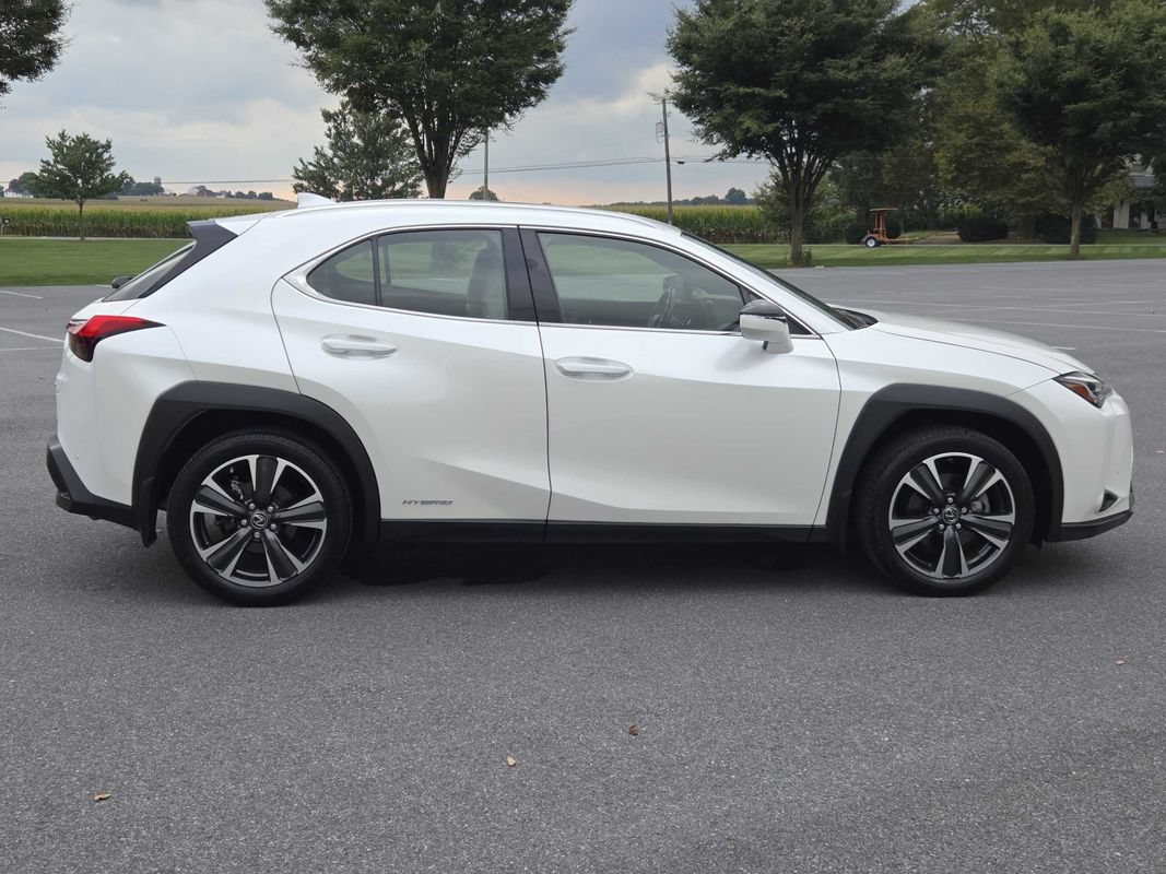 Used 2019 Lexus UX 250h w/ Premium Package AWD/4WD image 9