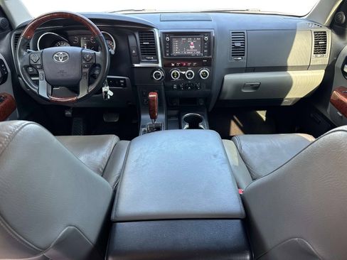 Used 2018 Toyota Sequoia Platinum RWD image 16