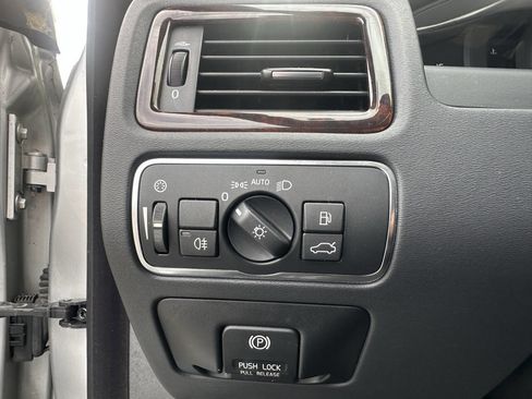 Used 2014 Volvo XC70 T6 image 13