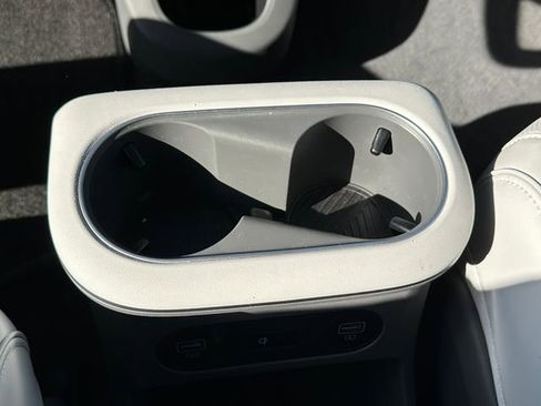 Used 2024 Hyundai Ioniq 5 Limited image 23