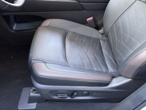 Used 2024 Nissan Pathfinder Platinum w/ Cargo Package image 35