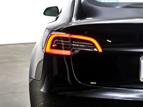 Used 2020 Tesla Model 3 Standard Range Plus image 14