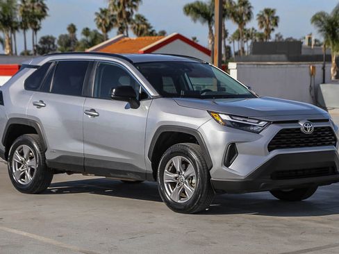 Certified 2025 Toyota RAV4 LE image 5