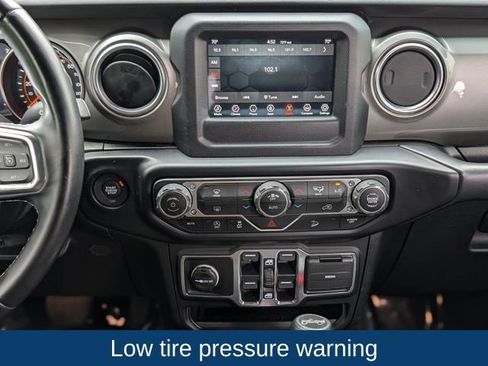 Used 2019 Jeep Wrangler Unlimited Sahara AWD/4WD image 14