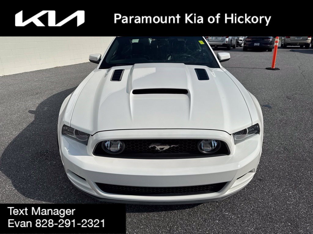 Used 2013 Ford Mustang GT Premium w/ Comfort Pkg RWD image 2