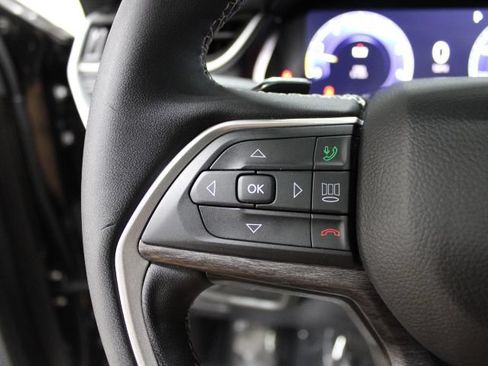 Used 2024 Jeep Grand Cherokee L Limited w/ Luxury Tech Group II AWD/4WD image 36