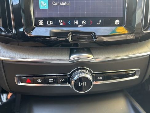 Certified 2025 Volvo XC60 B5 Plus image 25