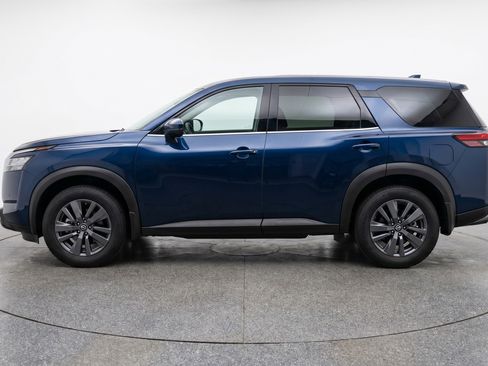 Used 2025 Nissan Pathfinder SV image 5