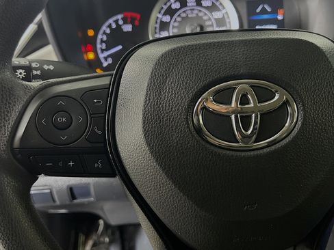 Used 2021 Toyota Corolla LE FWD image 16