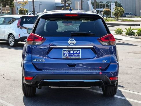 Used 2018 Nissan Rogue SV FWD image 5