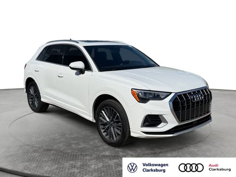 Used 2022 Audi Q3 2.0T Premium w/ Convenience Package AWD/4WD image 3
