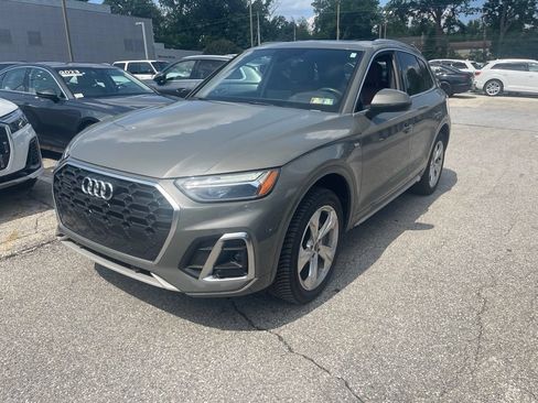 Used 2023 Audi Q5 2.0T Premium Plus w/ Premium Plus Package AWD/4WD image 3