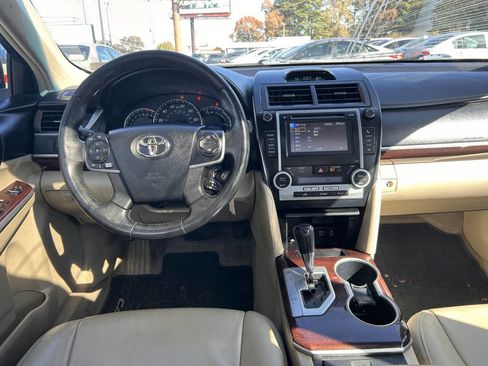 Used 2012 Toyota Camry XLE FWD image 12